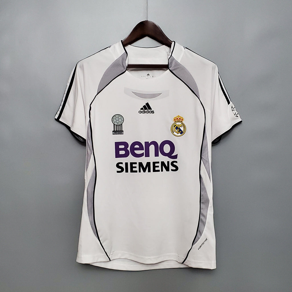 Camisa Retrô Real Madrid I 2006 Masculina
