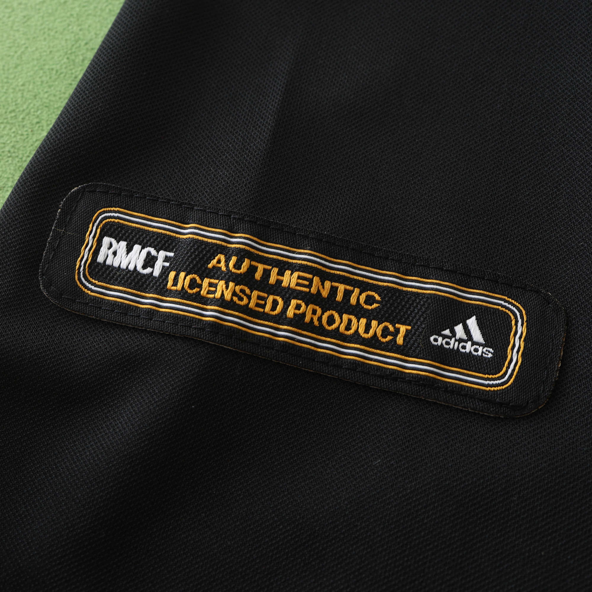 Camisa Retrô Real Madrid II 2001 Masculina